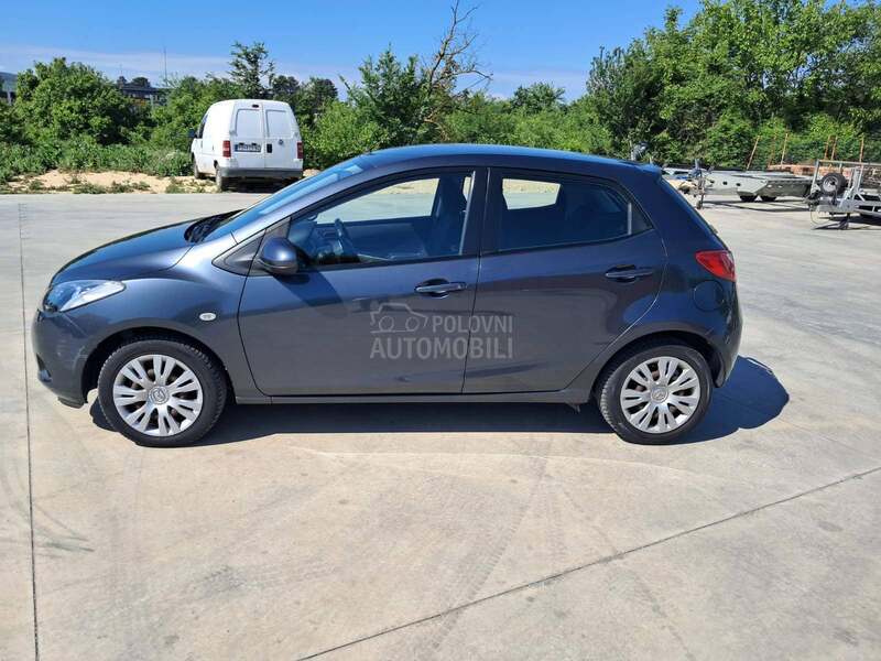Mazda 2 