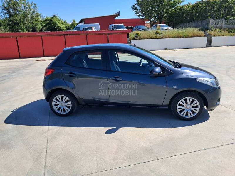 Mazda 2 