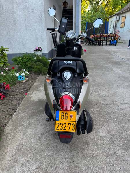 Sym Mio