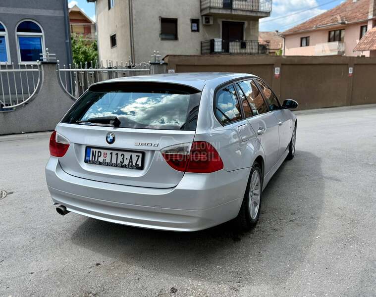 BMW 320 Touring / HITCENA
