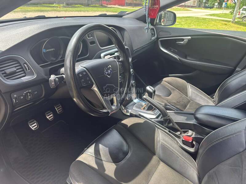 Volvo V40 