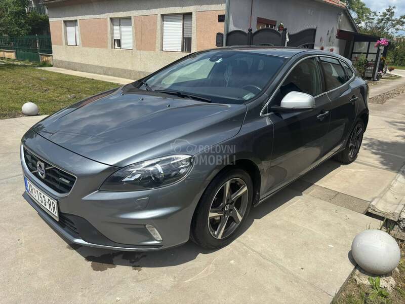 Volvo V40 