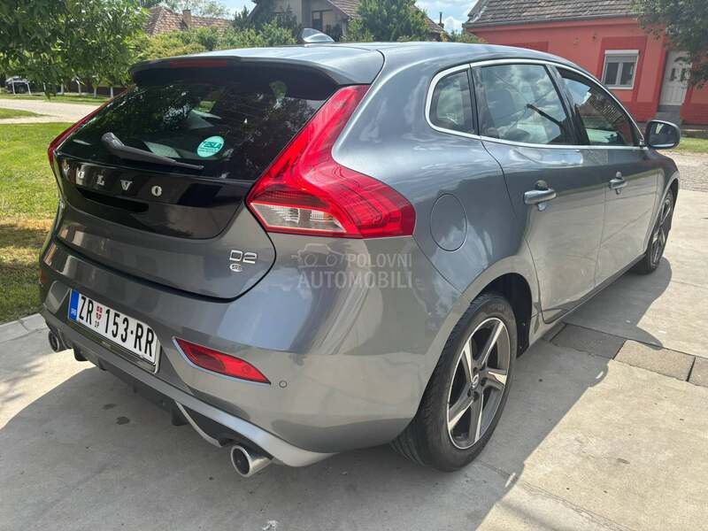 Volvo V40 