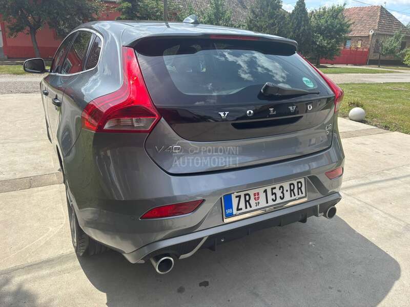 Volvo V40 