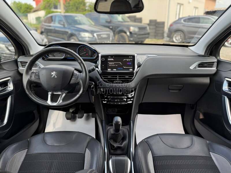 Peugeot 2008 1.2 ALLURE SWlSS