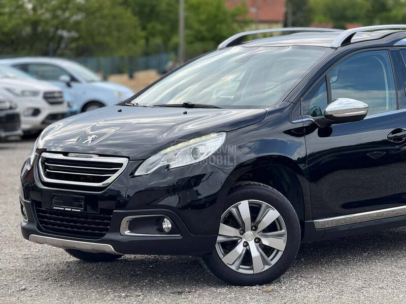 Peugeot 2008 1.2 ALLURE SWlSS