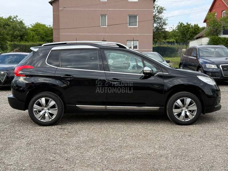 Peugeot 2008 1.2 ALLURE SWlSS