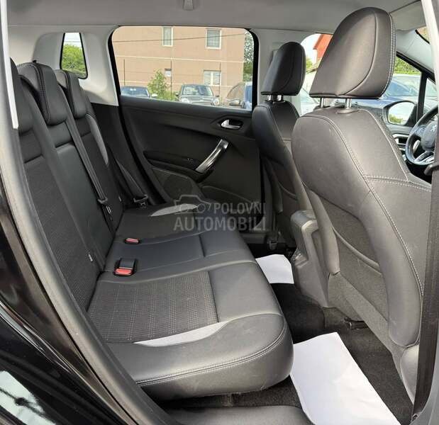 Peugeot 2008 1.2 ALLURE SWlSS