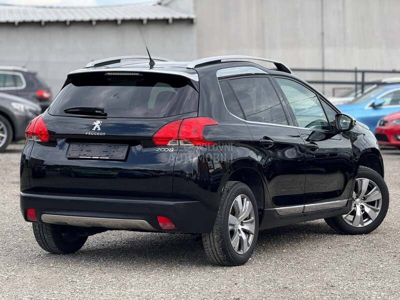 Peugeot 2008 1.2 ALLURE SWlSS