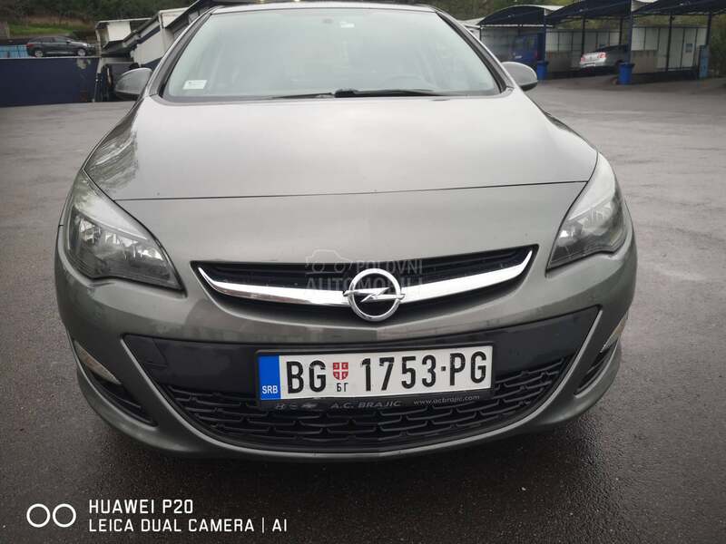 Opel Astra J 