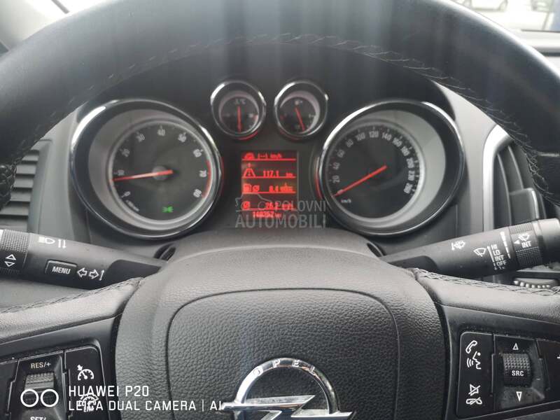 Opel Astra J 