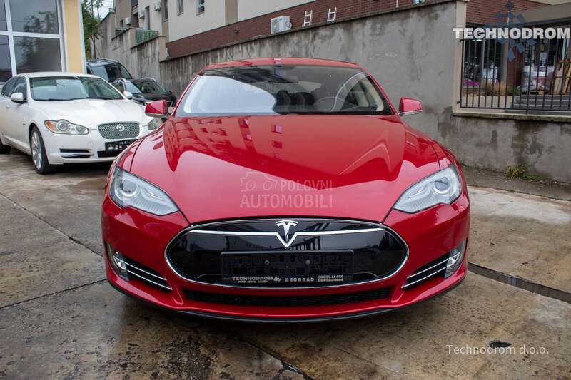 Tesla Model S P85 PLUS