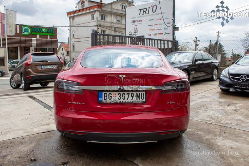 Tesla Model S P85 PLUS