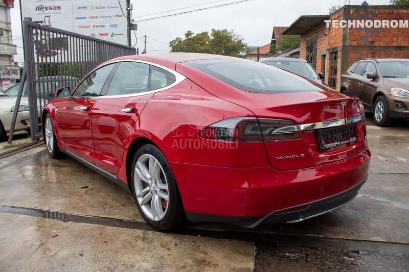 Tesla Model S P85 PLUS