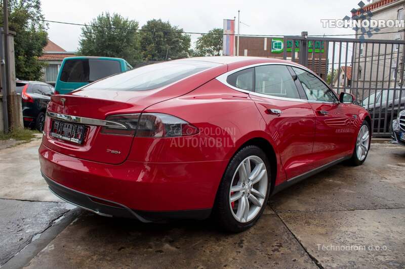 Tesla Model S P85 PLUS