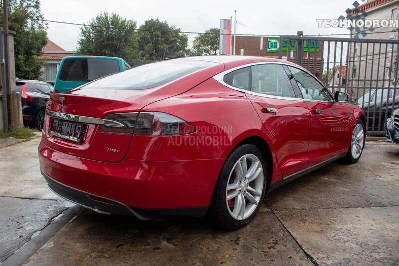 Tesla Model S P85 PLUS