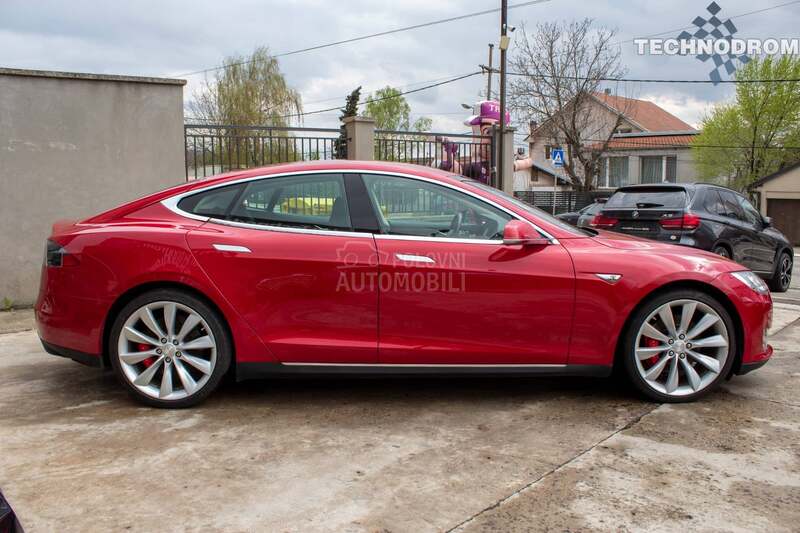 Tesla Model S P85 PLUS