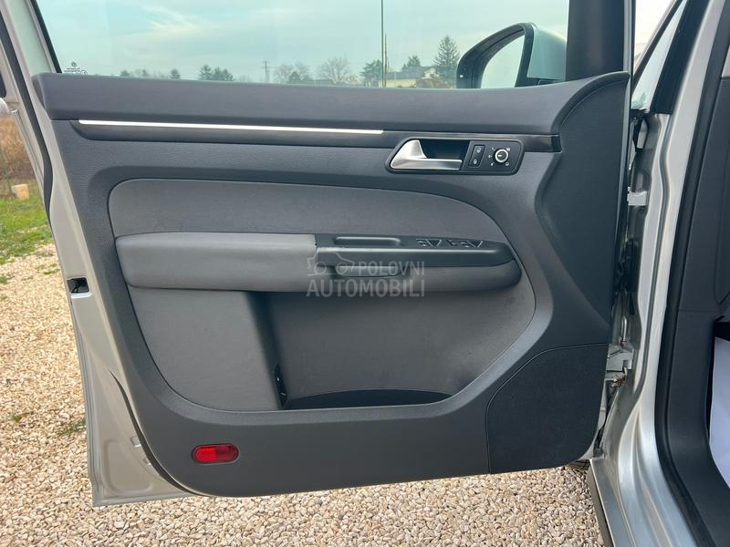 Volkswagen Touran 1.6TDI/7SED/LED/SERV
