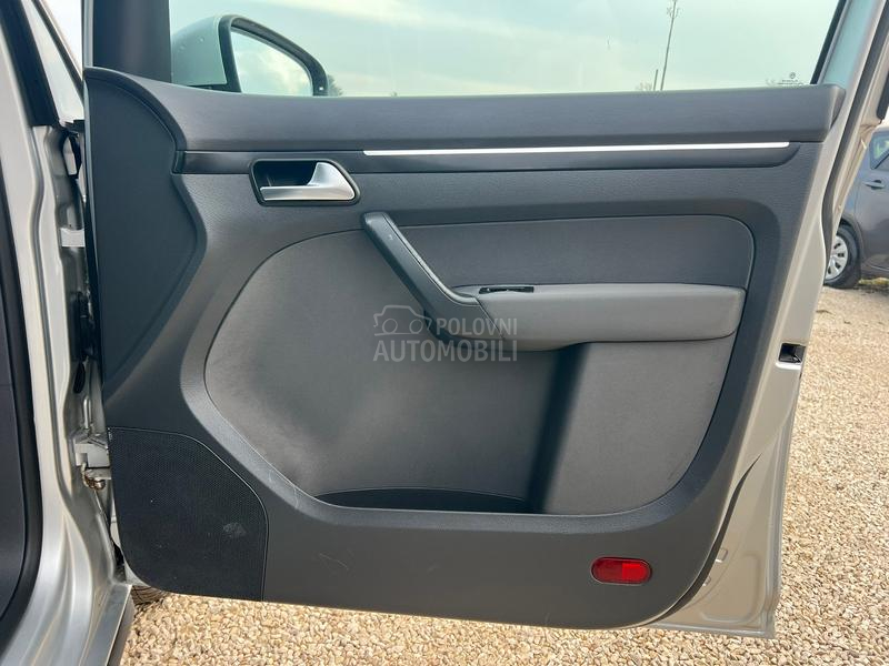 Volkswagen Touran 1.6TDI/7SED/LED/SERV