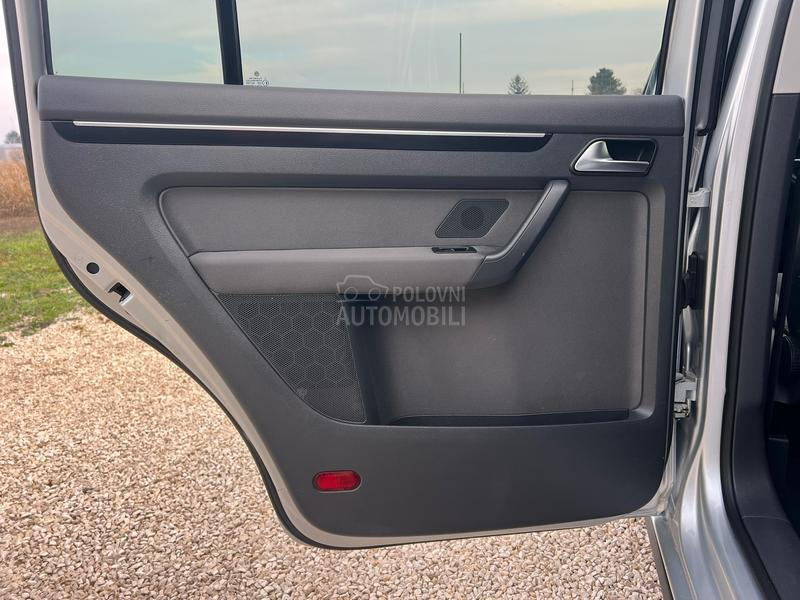 Volkswagen Touran 1.6TDI/7SED/LED/SERV