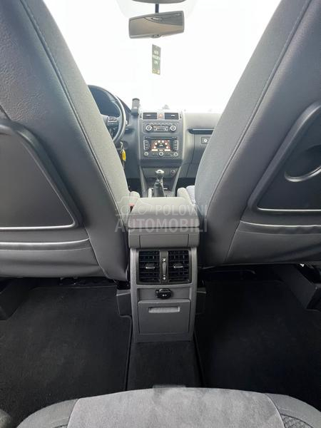Volkswagen Touran 1.6TDI/7SED/LED/SERV