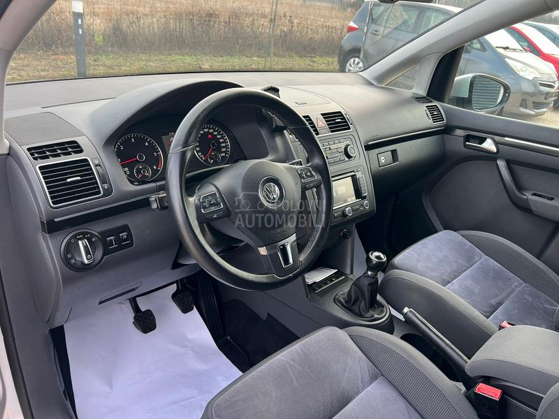 Volkswagen Touran 1.6TDI/7SED/LED/SERV