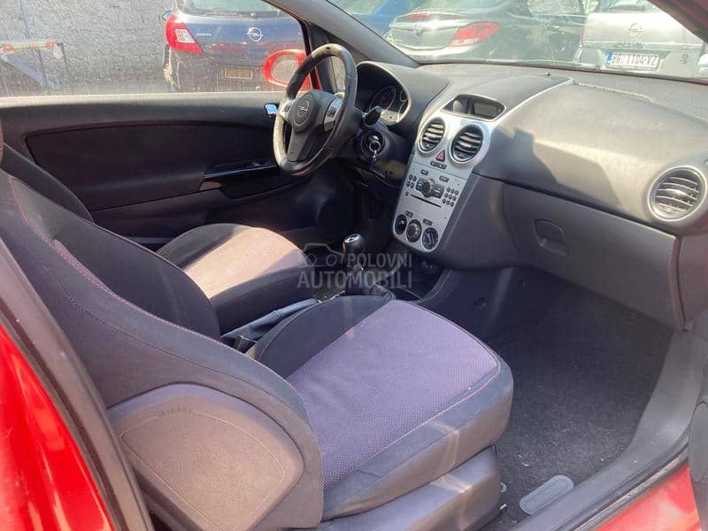 Opel Corsa D 2008. god. -  kompletan auto u delovima