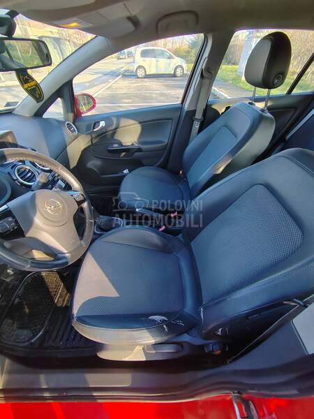 Opel Corsa D 1.2 COSMO