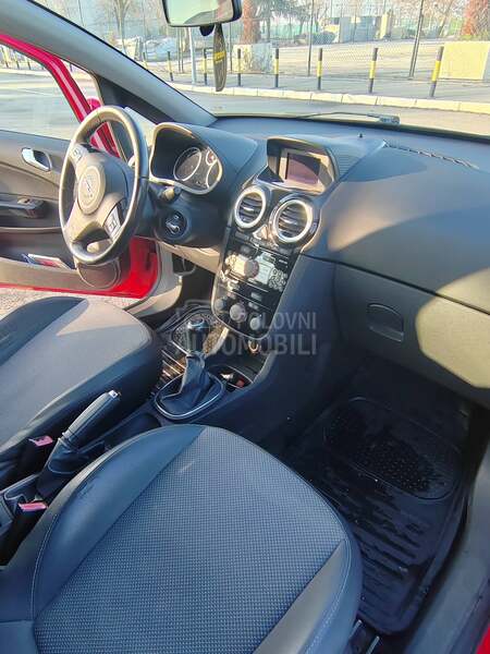 Opel Corsa D 1.2 COSMO