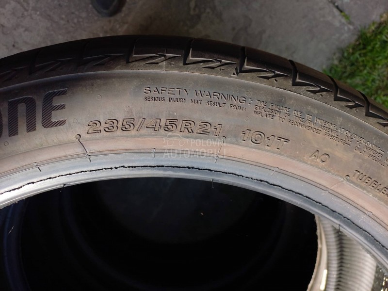 Bridgestone 235/45 R21 Letnja