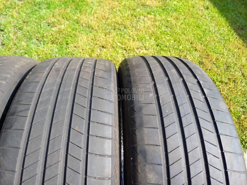 Bridgestone 235/45 R21 Letnja
