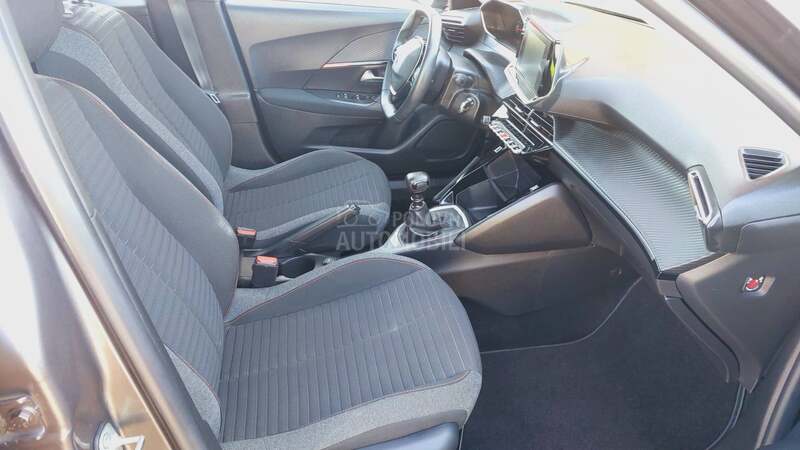 Peugeot 2008 1.5 HDI / LED / NAV