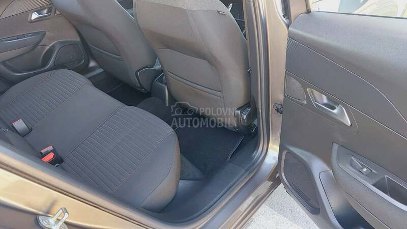 Peugeot 2008 1.5 HDI / LED / NAV