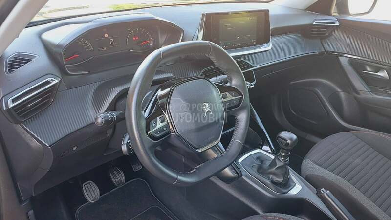 Peugeot 2008 1.5 HDI / LED / NAV