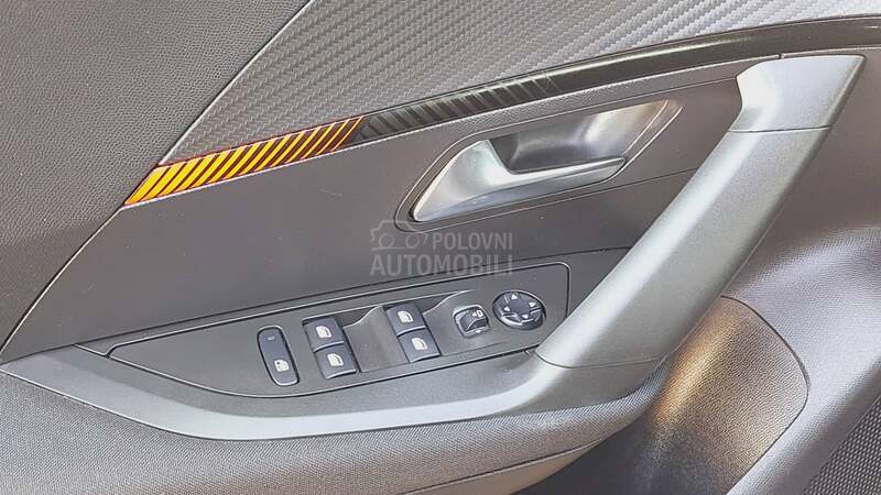 Peugeot 2008 1.5 HDI / LED / NAV