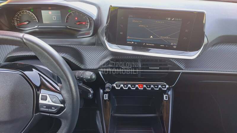 Peugeot 2008 1.5 HDI / LED / NAV