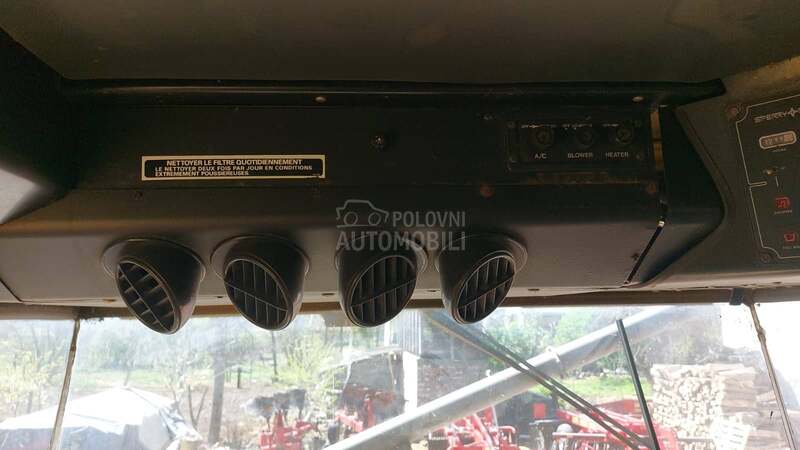 New Holland TR 85