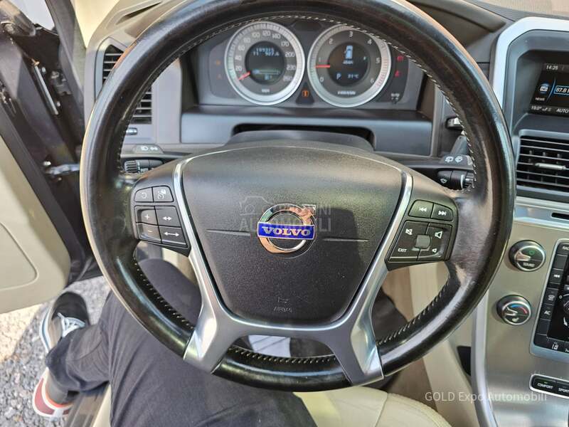 Volvo XC60 2.0 D3 MOMENTUM