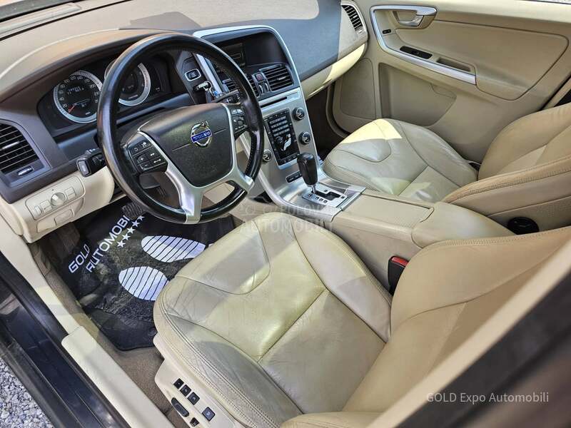 Volvo XC60 2.0 D3 MOMENTUM