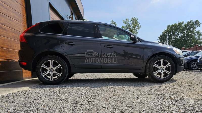 Volvo XC60 2.0 D3 MOMENTUM