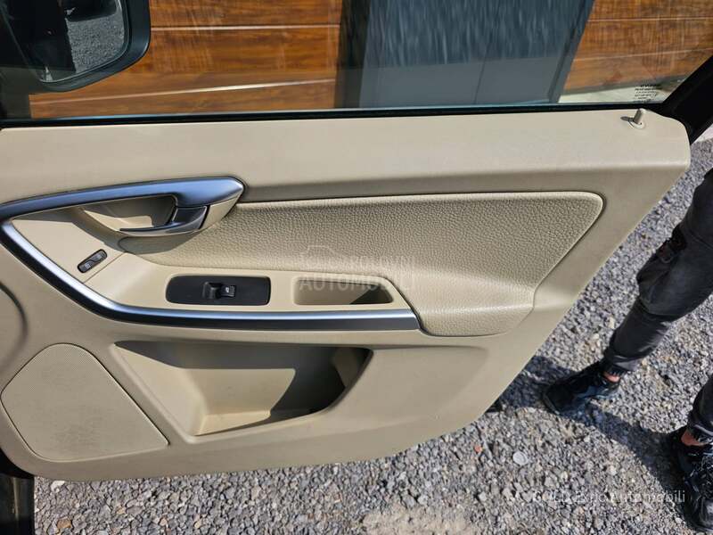 Volvo XC60 2.0 D3 MOMENTUM