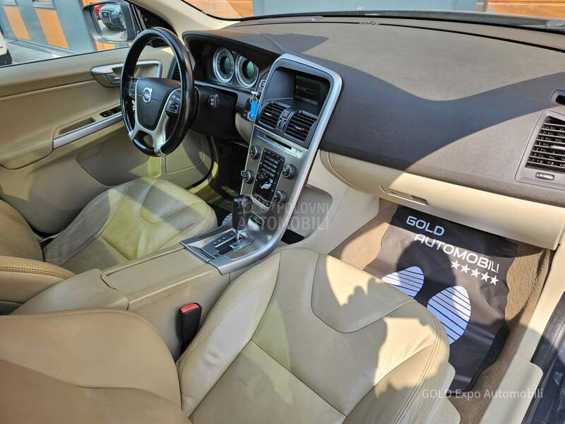 Volvo XC60 2.0 D3 MOMENTUM