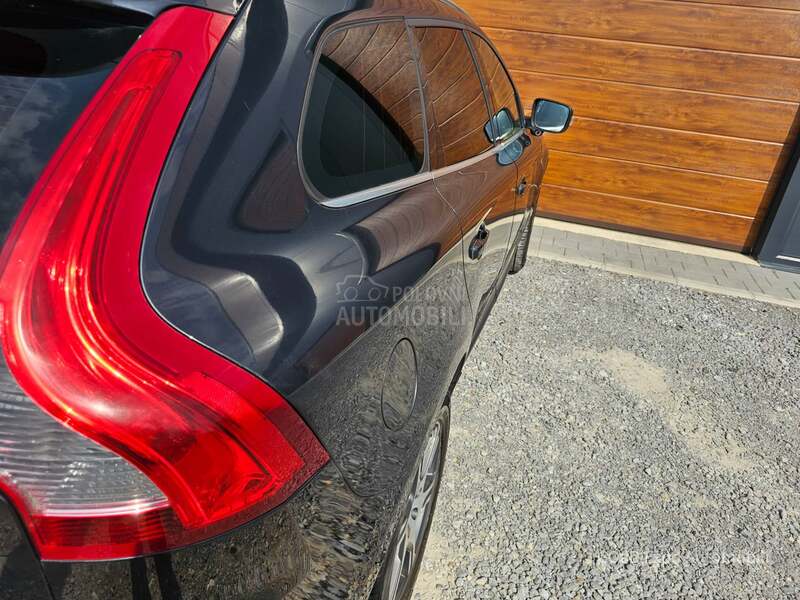 Volvo XC60 2.0 D3 MOMENTUM