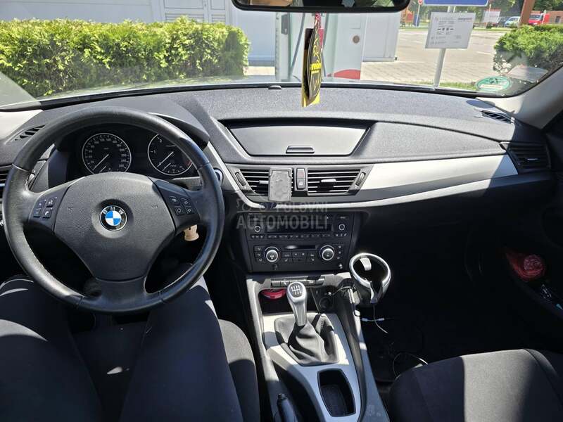BMW X1 S drive, panor.krov