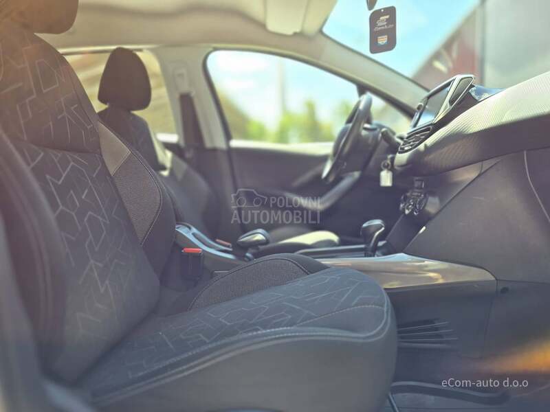 Peugeot 2008 1.2 ACTIVE A/T