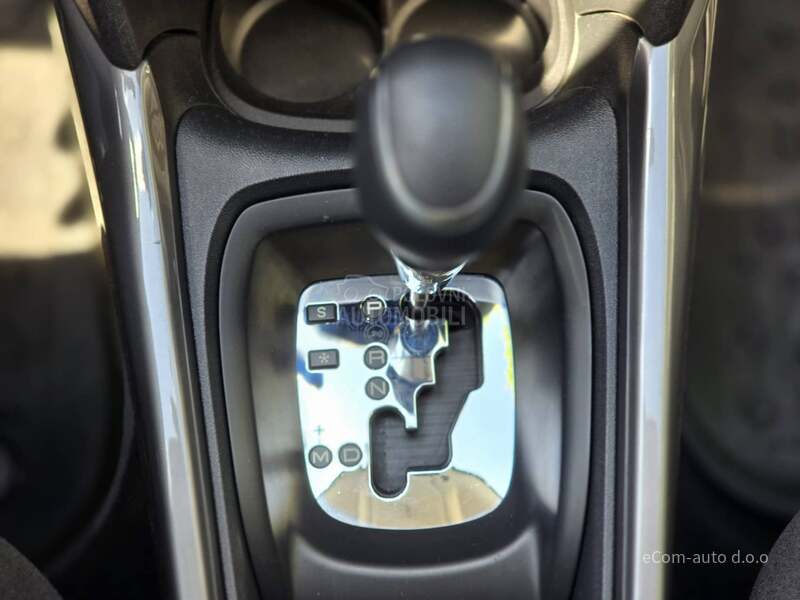Peugeot 2008 1.2 ACTIVE A/T
