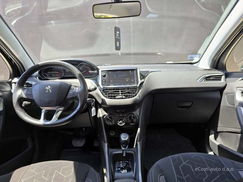 Peugeot 2008 1.2 ACTIVE A/T