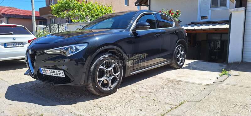Alfa Romeo Stelvio Q4