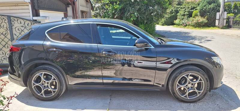 Alfa Romeo Stelvio Q4