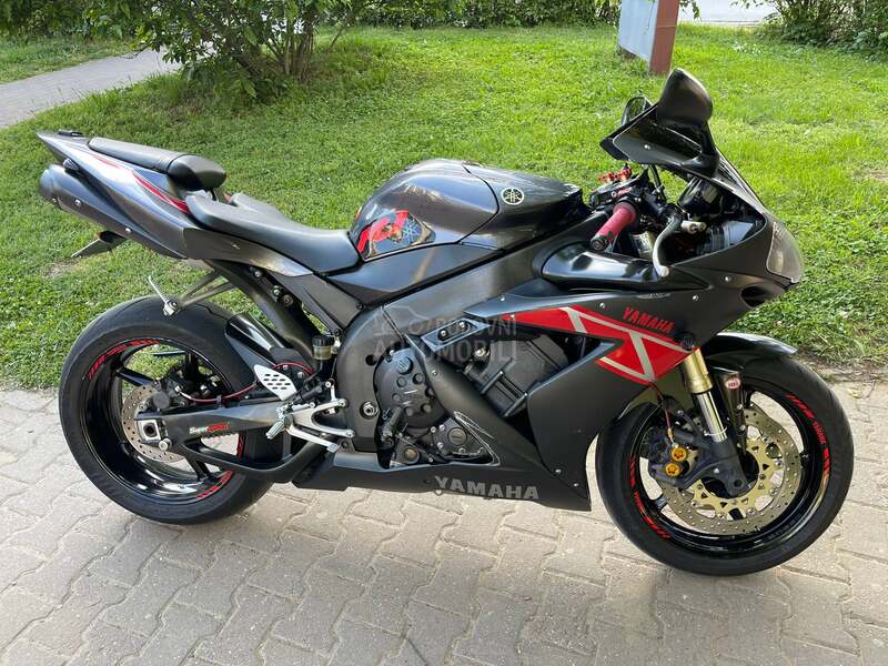 Yamaha R1